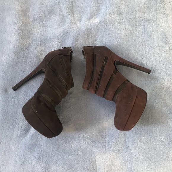 Heels - Picture 2 of 6